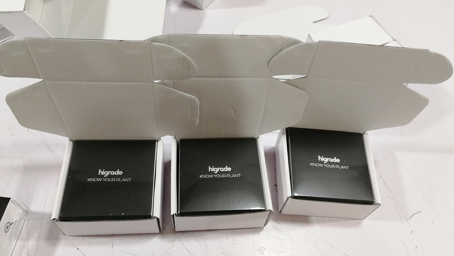 Precision Customization to Enhance Brand Value — A Case Study of Our Collaboration on Higrade’s Innovative Smartphone Magnifier Packaging